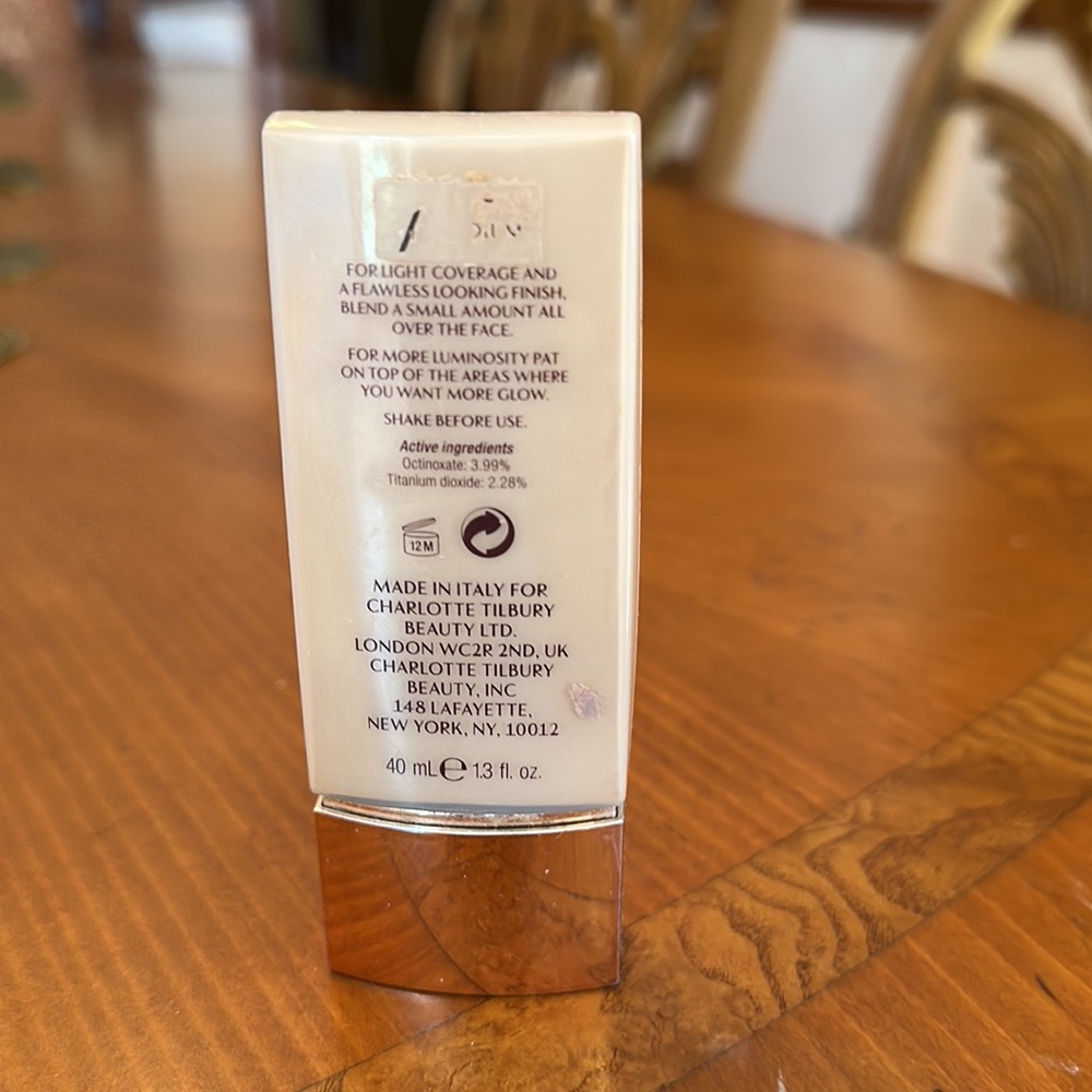 Charlotte Tilbury light wonder foundation color: seven warm - Picture 2 of 2